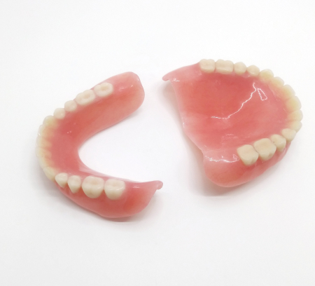 レジン床義歯（保険適用の総入れ歯）