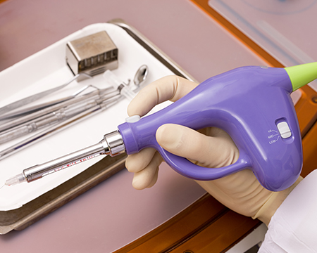 痛みを抑える電動麻酔器